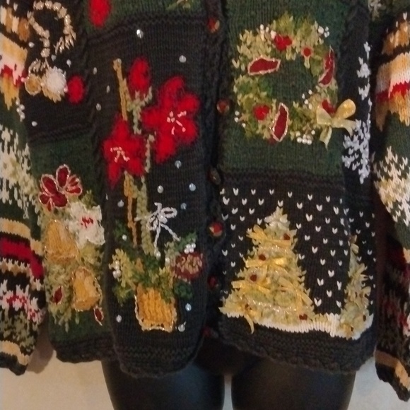 Christmas Sweater by Tiara. Vintage/ retro, even has the shoulder pads!! Medium. - Picture 4 of 12